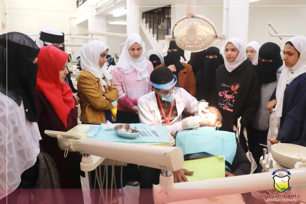 جامعة الحكمة تستضيف طالبات مدارس شذى العلم في زيارة توجيهية جامعة الحكمة تستضيف طالبات مدارس شذى العلم في زيارة توجيهية