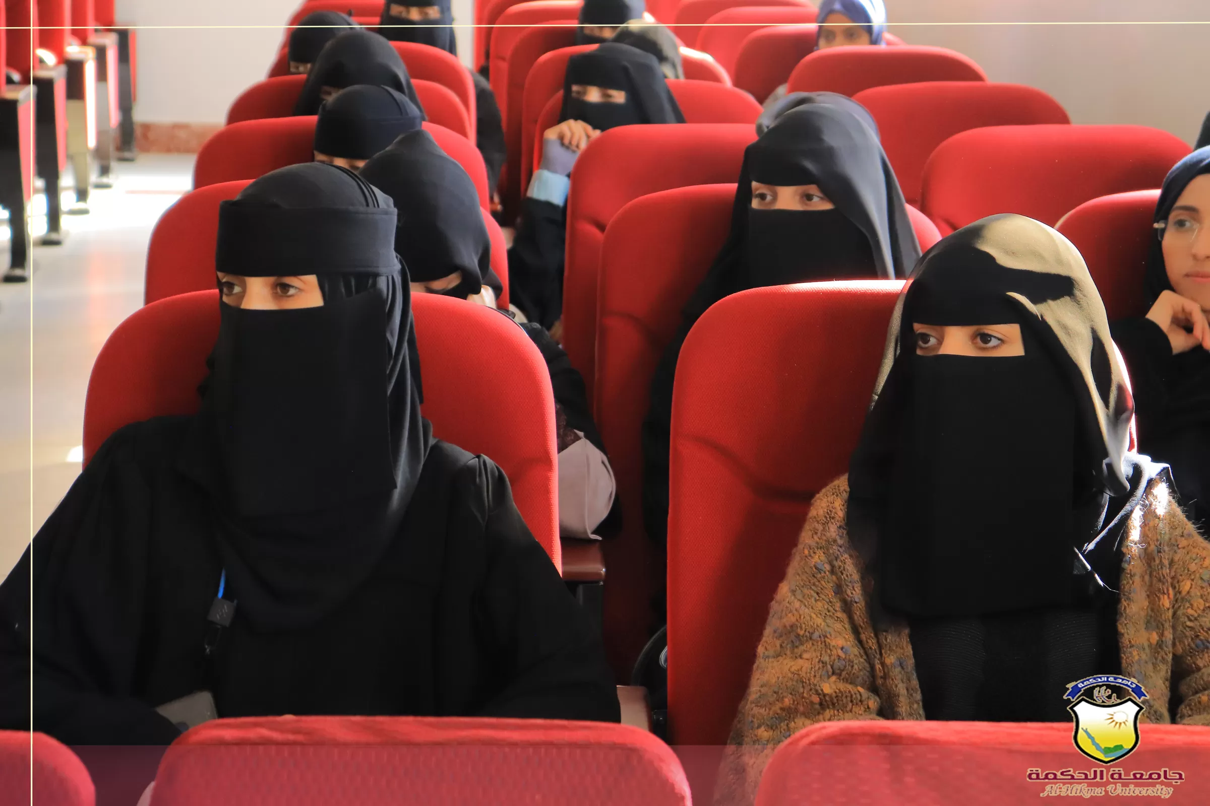 قسم الصيدلة بجامعة الحكمة – صنعاء يقيم ندوة علمية بالتعاون مع نقابة ملاك صيدليات المجتمع