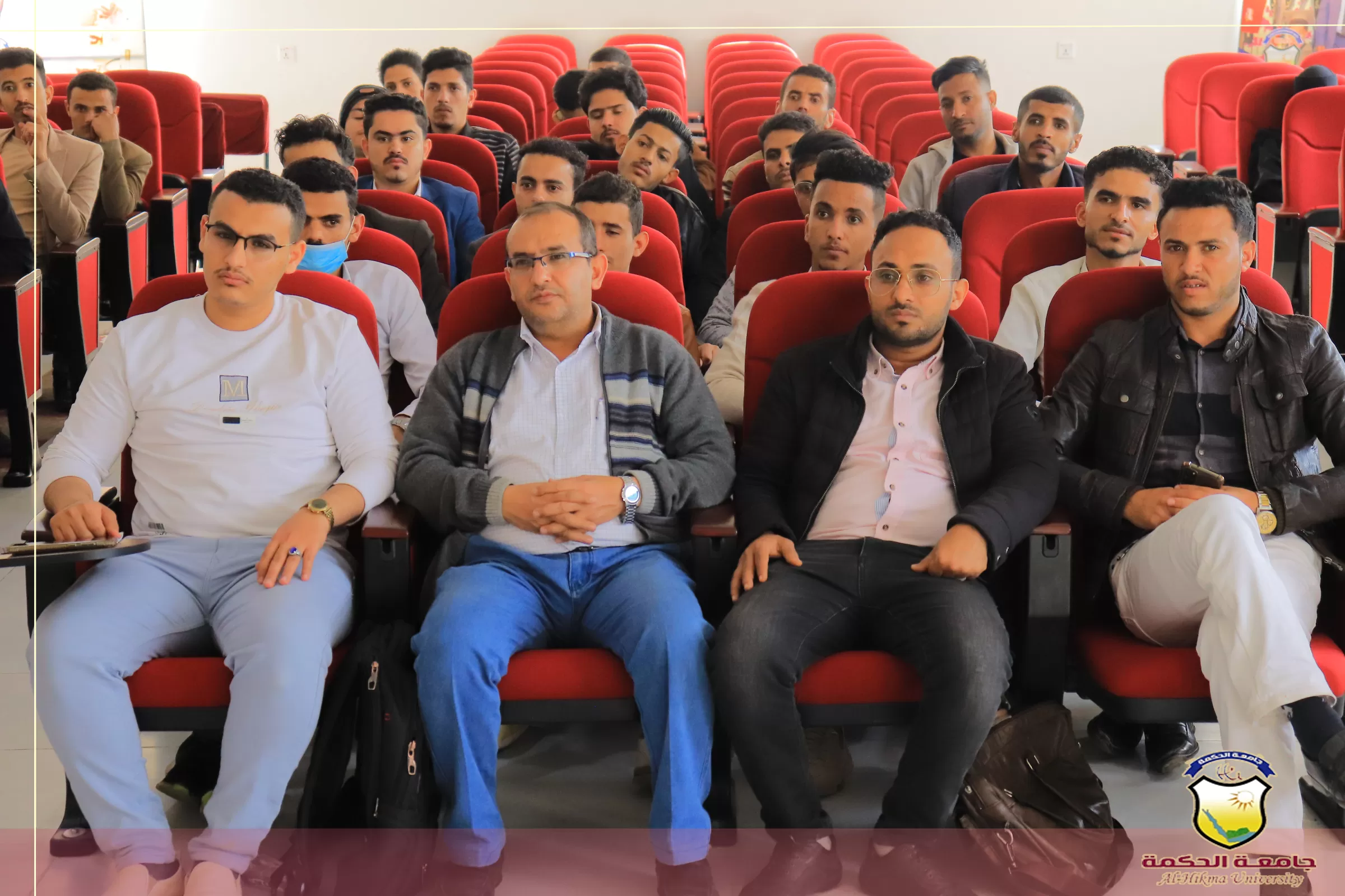 قسم الصيدلة بجامعة الحكمة – صنعاء يقيم ندوة علمية بالتعاون مع نقابة ملاك صيدليات المجتمع