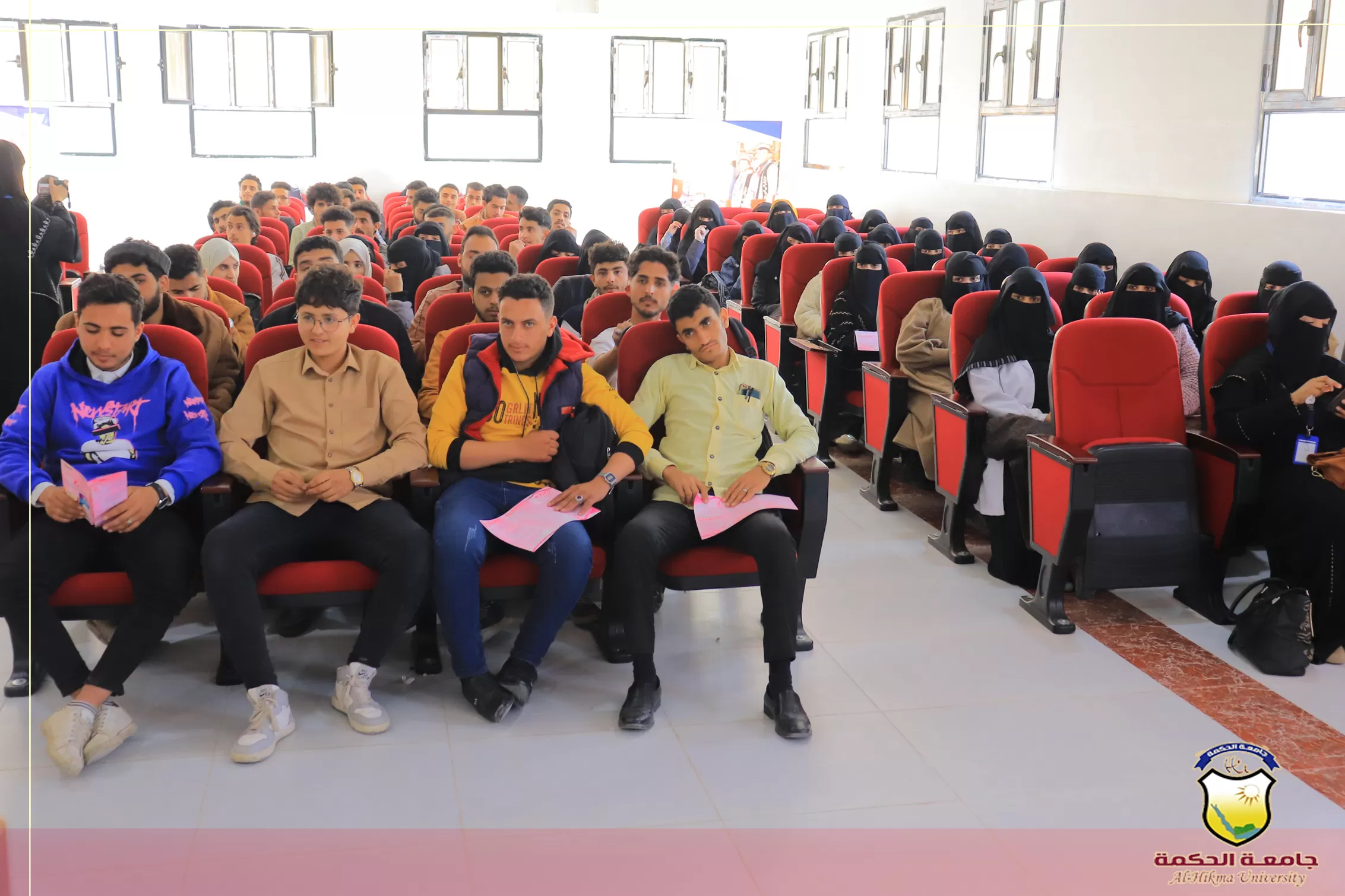 جامعة الحكمة – صنعاء ومستشفى فلسطين ينظمان ندوة علمية تثقيفية حول أهمية الكشف المبكر عن سرطان الثدي