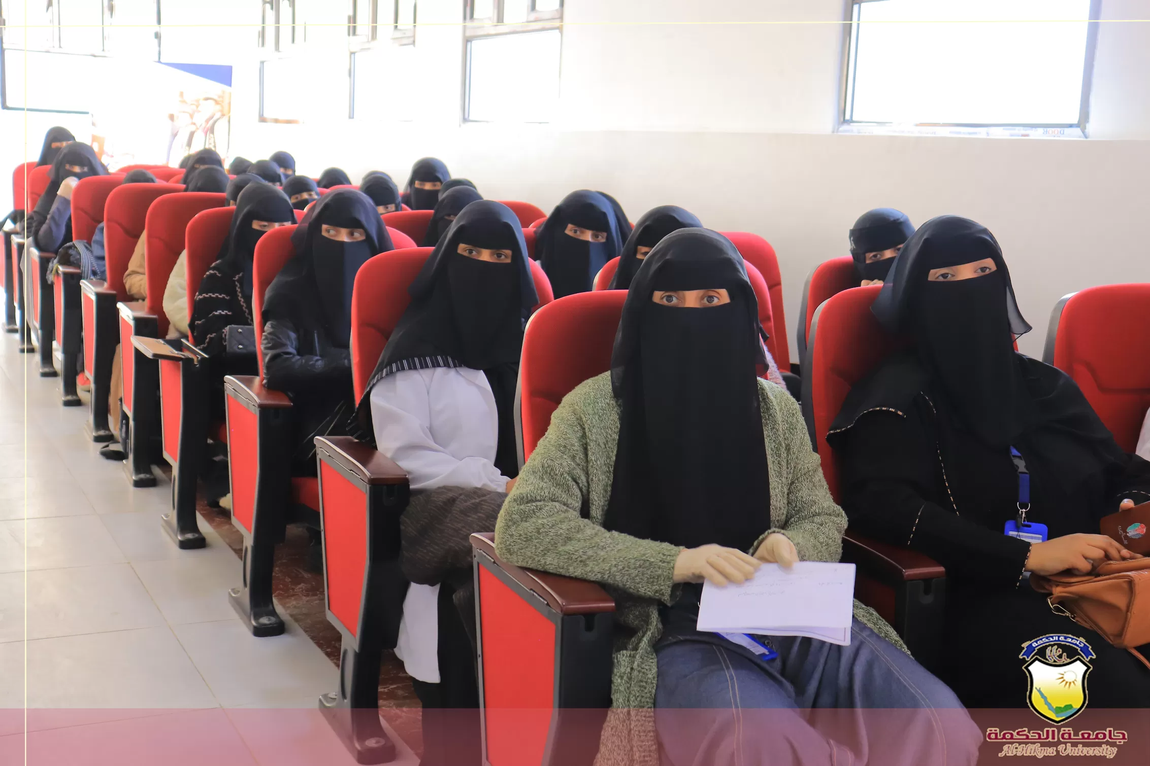 جامعة الحكمة – صنعاء ومستشفى فلسطين ينظمان ندوة علمية تثقيفية حول أهمية الكشف المبكر عن سرطان الثدي