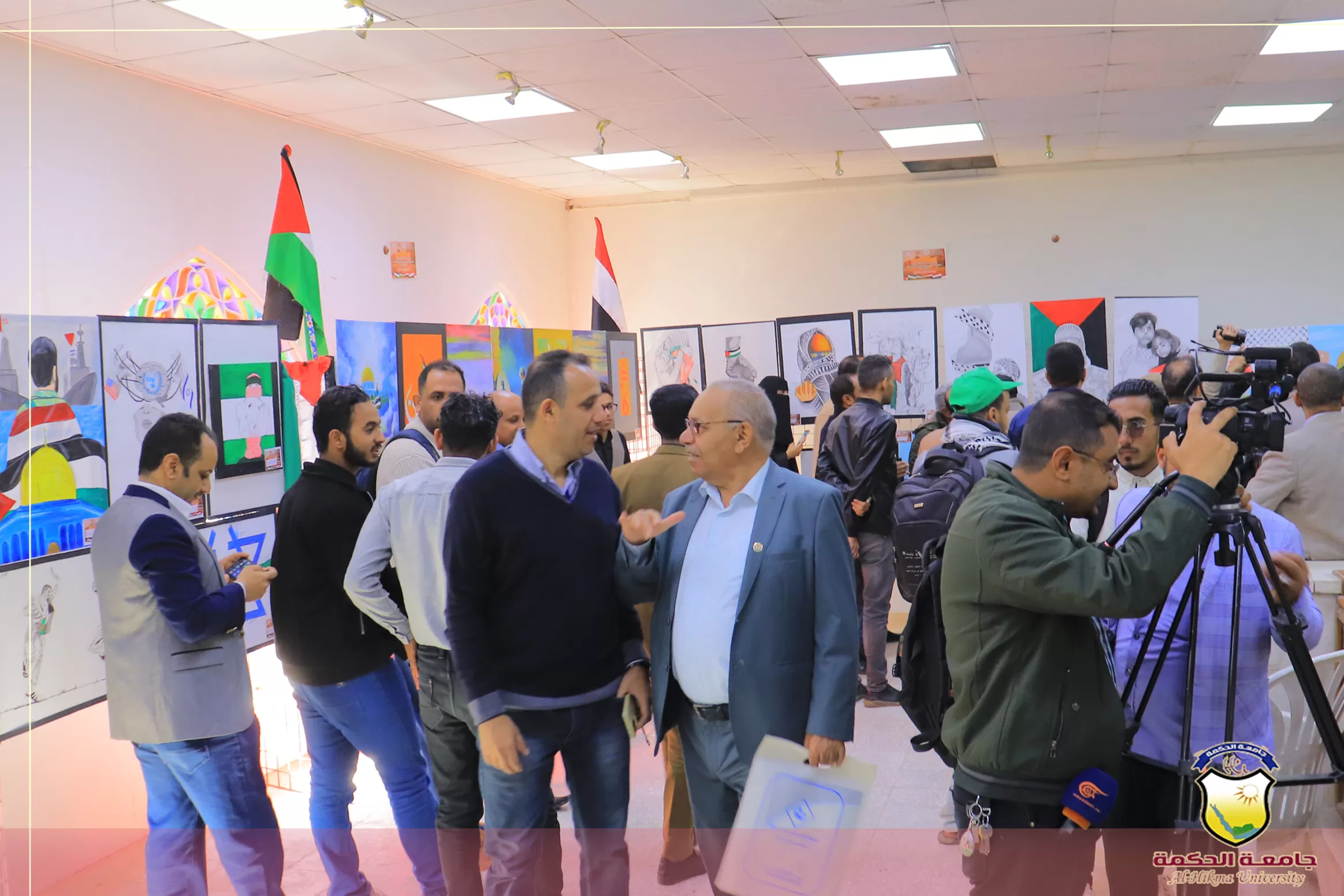 جامعة الحكمة تشارك في مسابقة ومعرض الفنون التشكيلية الثاني لطلبة الجامعات