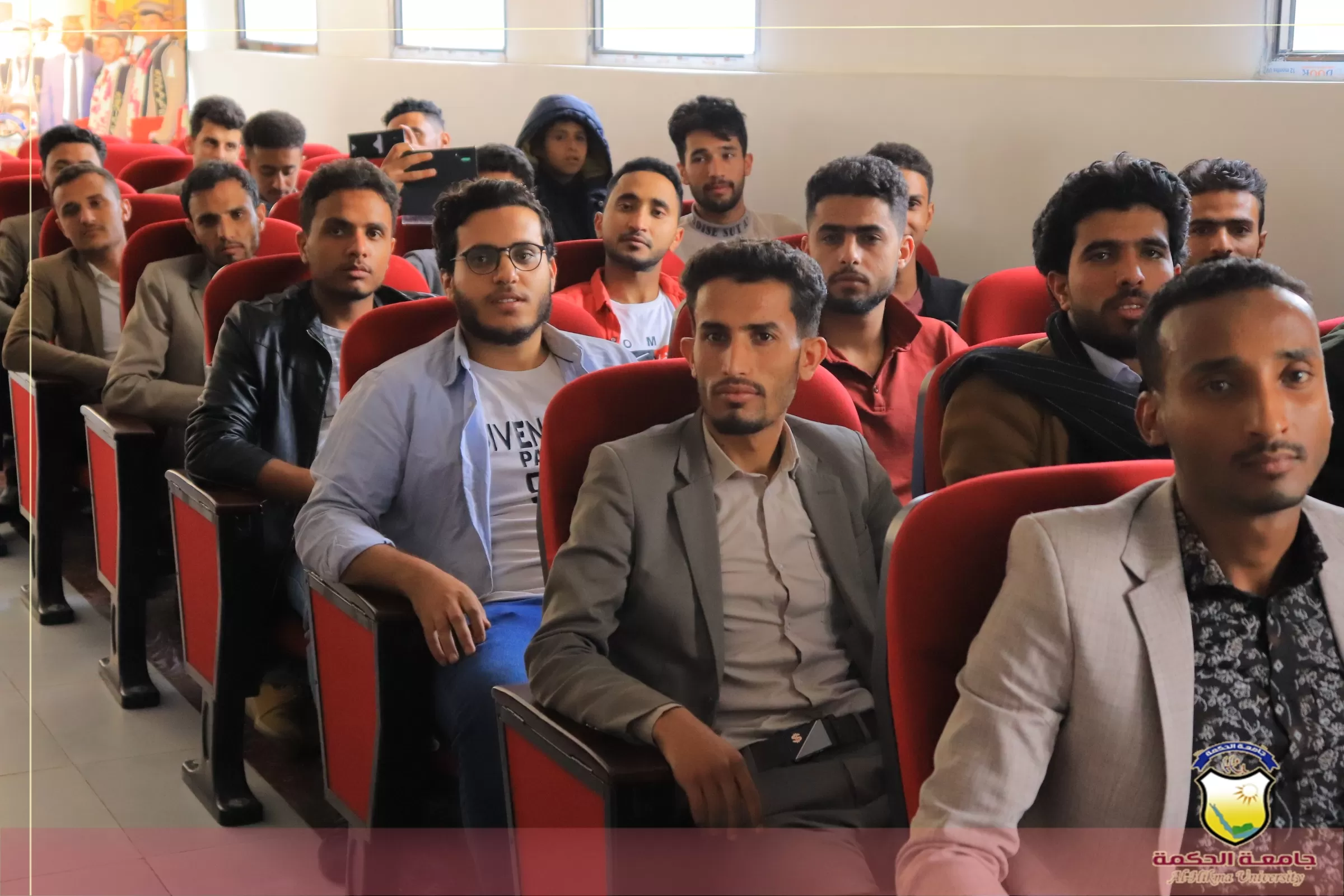خريجي دفعة (صناع الذكاء الرقمي) بقسم تقنية المعلومات يقيمون الحفل التوديعي للكادر التعليمي بجامعة الحكمة