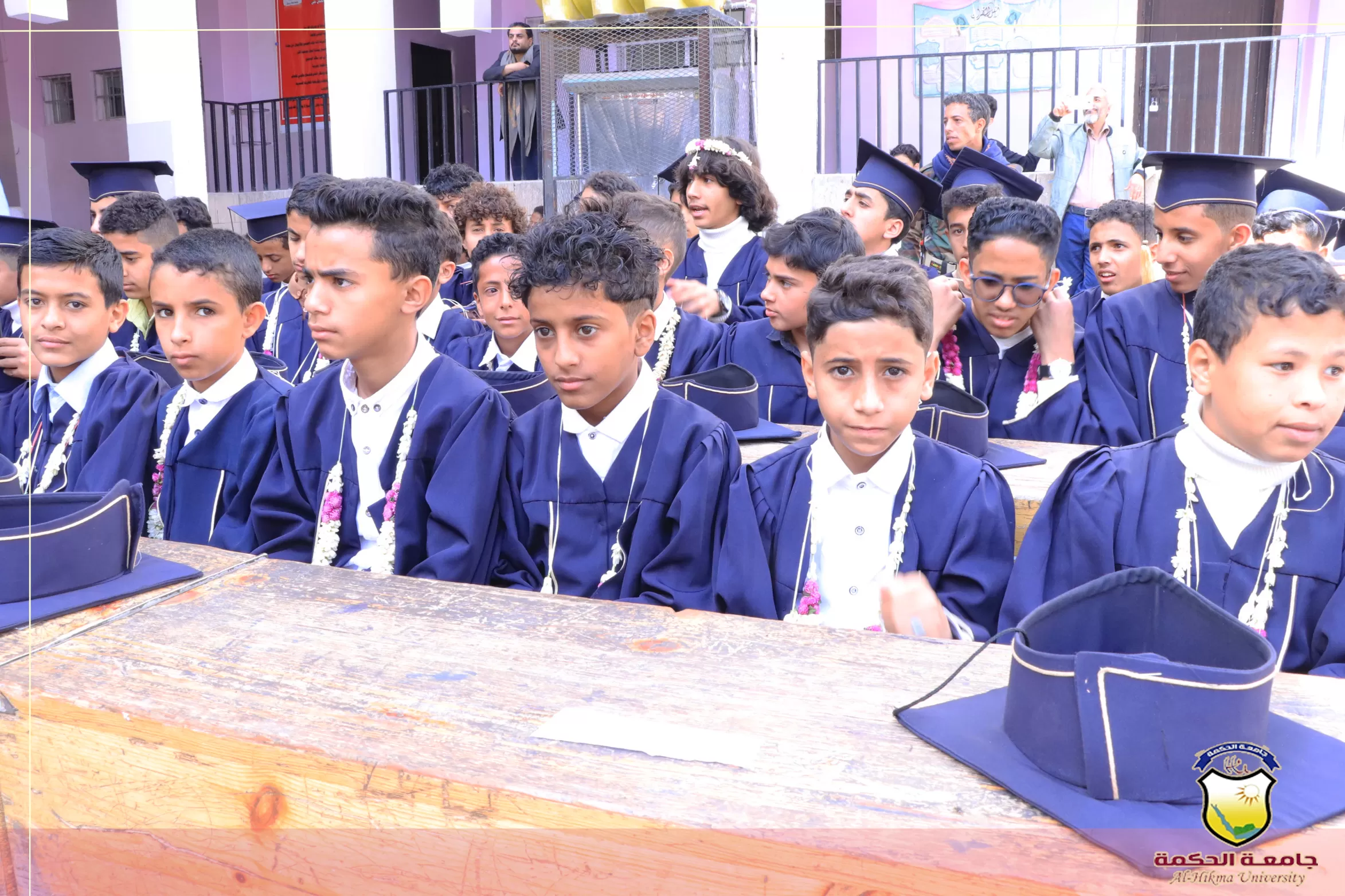 برعاية جامعة الحكمة تنظم مدرسة معاذ النموذجية حفل تكريم الطلبة الأوائل والمتميزين للصف التاسع للعام الدراسي 2023-2024م