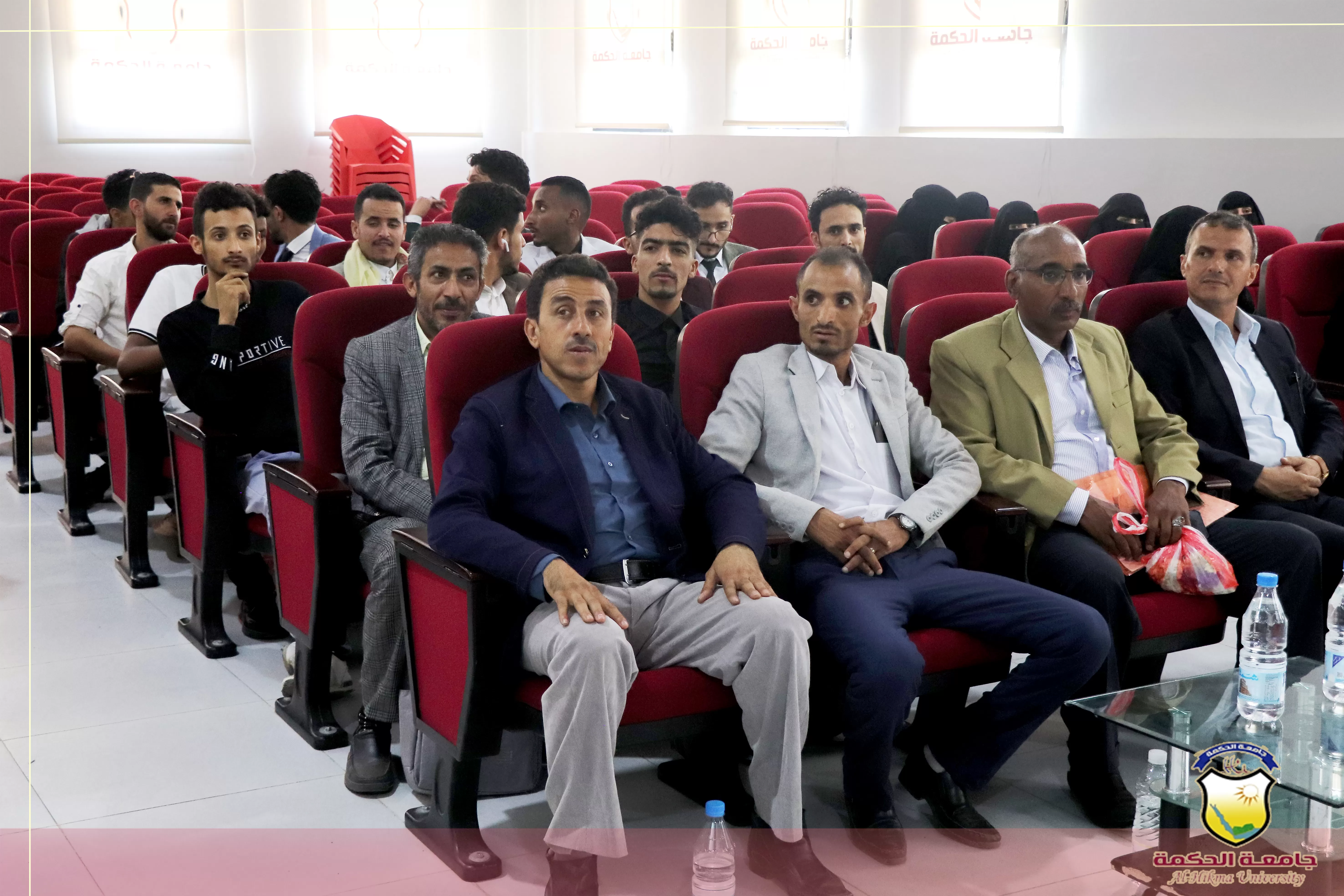 جامعة الحكمة تختتم المناقشات العلنية لمشاريع تخرج طلبة قسم تقنية المعلومات بكلية العلوم والهندسة