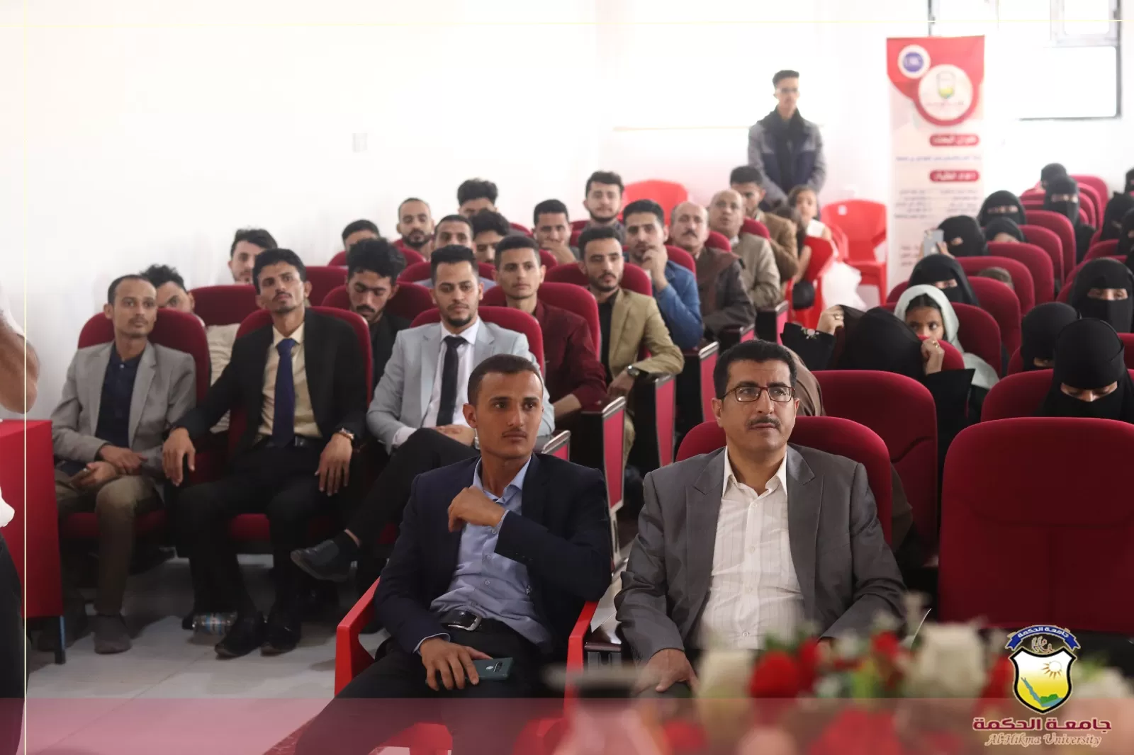 كلية العلوم الطبية بجامعة الحكمة تقيم المناقشات العلنية لأبحاث تخرج طلاب قسم طب وجراحة الفم والأسنان