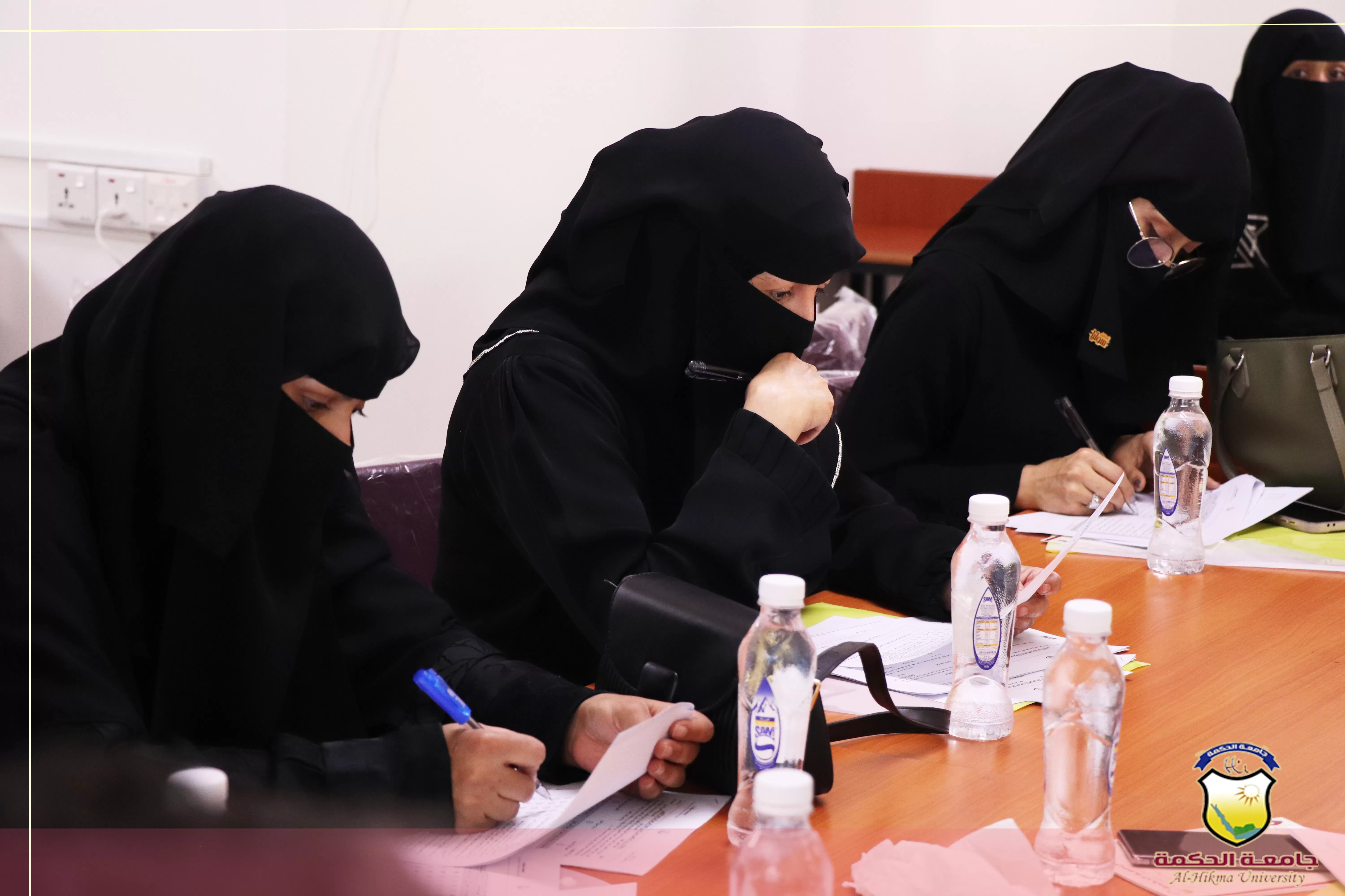 كلية العلوم الطبية بجامعة الحكمة تقيم ورشة مراجعة وتحديث برنامج طب وجراحة الفم والأسنان