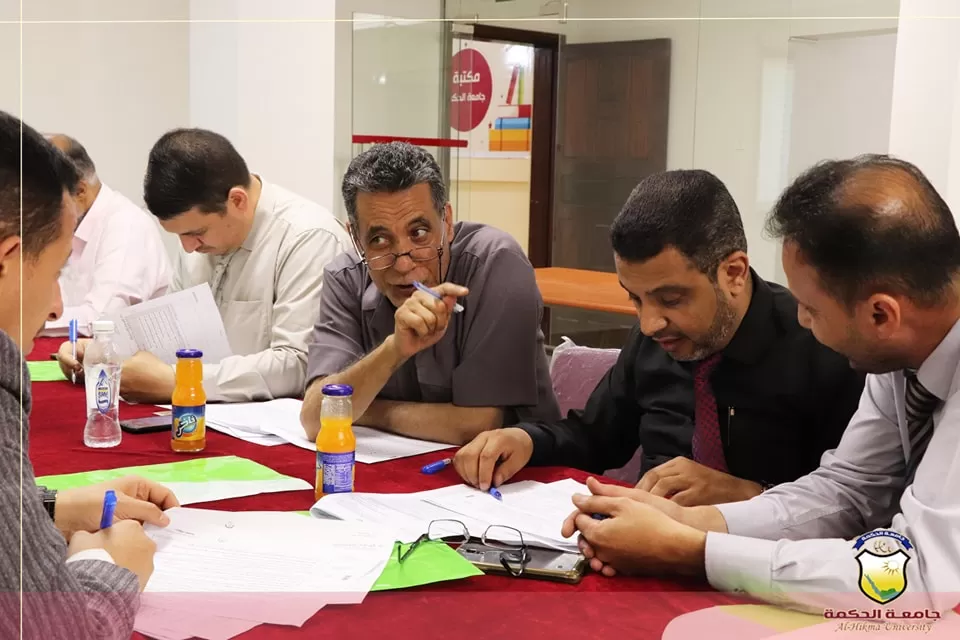 جامعة الحكمة بصنعاء تقيم ورشتي مراجعة وإقرار وثيقة برنامجي بكالوريوس الصيدلة السريرية وإدارة الأعمال الدولية بمشاركة المنتفعين وأرباب العم