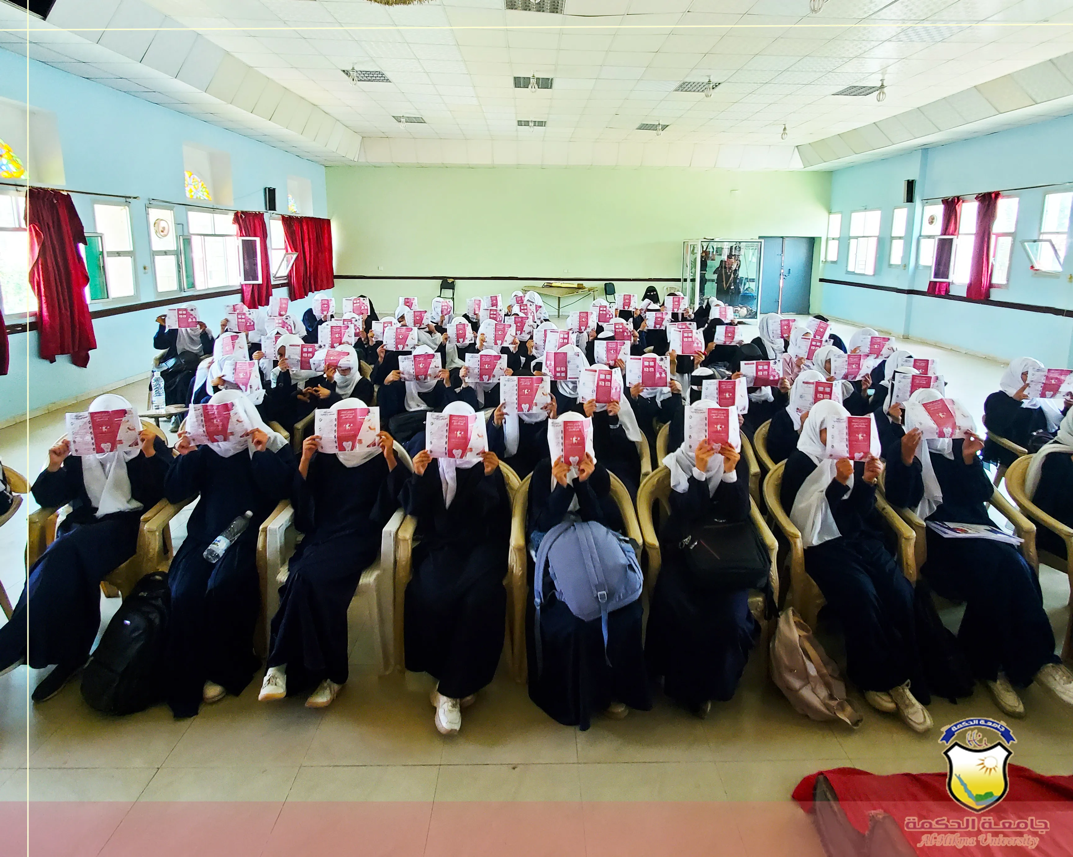 قسم طب وجراحة الفم والأسنان بجامعة الحكمة ينفذ حملة توعوية حول أهمية العناية بصحة الفم والأسنان بعدد من مدارس العاصمة