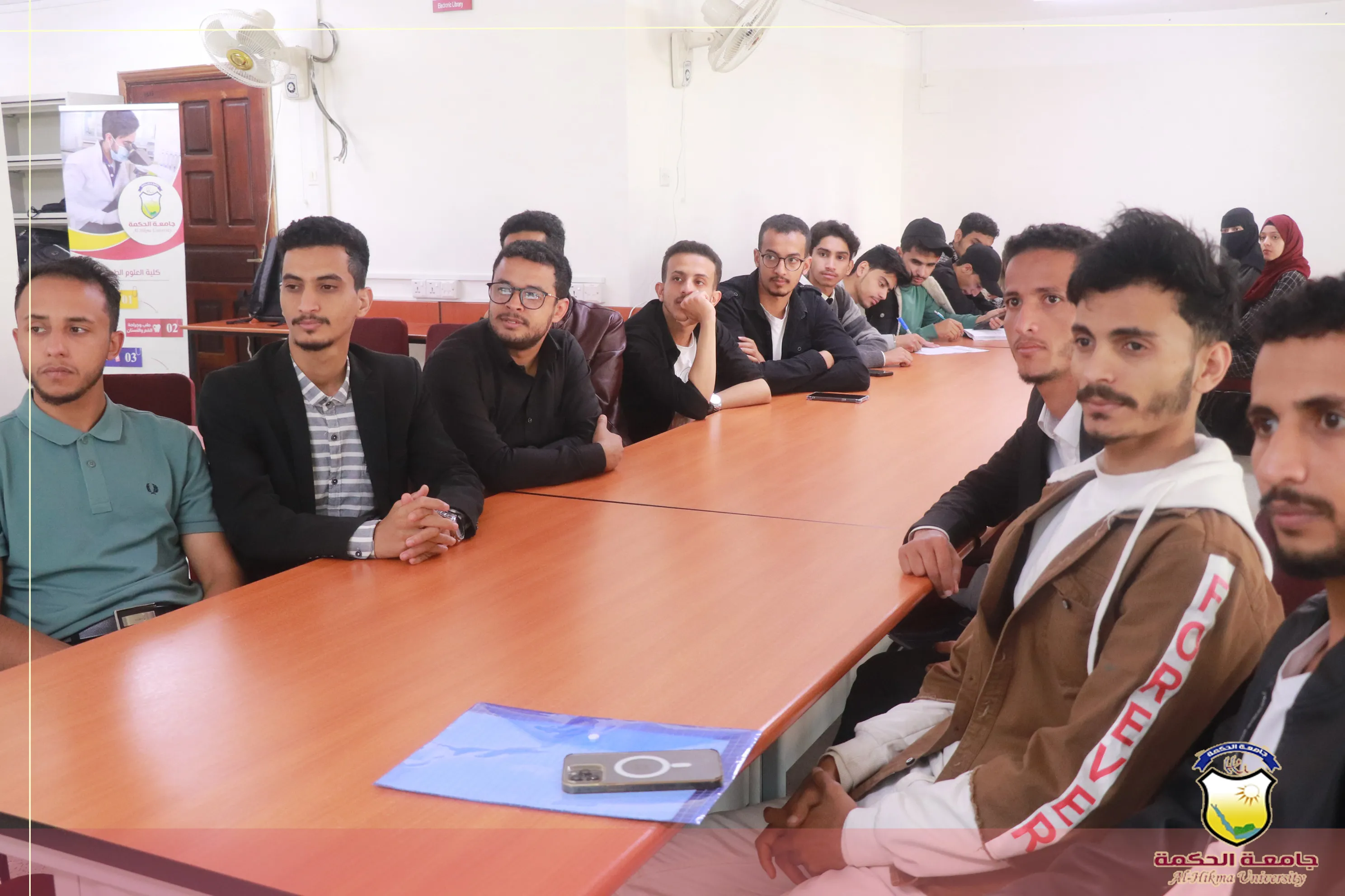 جامعة الحكمة - اليمن تنظم ورشة عمل بالشراكة مع مجموعة هائل سعيد أنعم حول كيفية إجتياز مقابلة العمل بنجاح