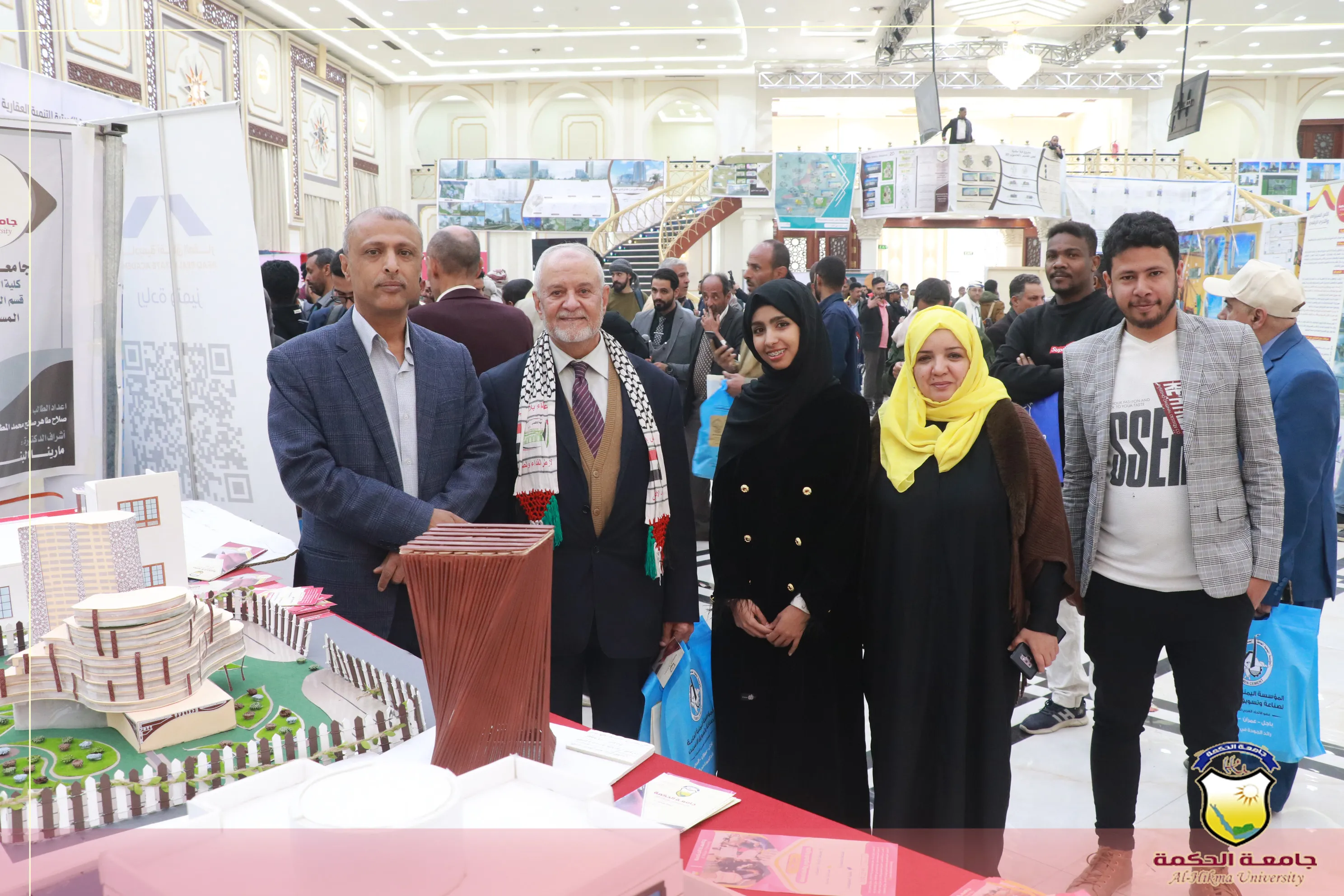 جامعة الحكمة تشارك في معرض صنعاء الأول للتمليك والتطوير العقاري بمشاريع هندسية معمارية ومدنية إبتكارية