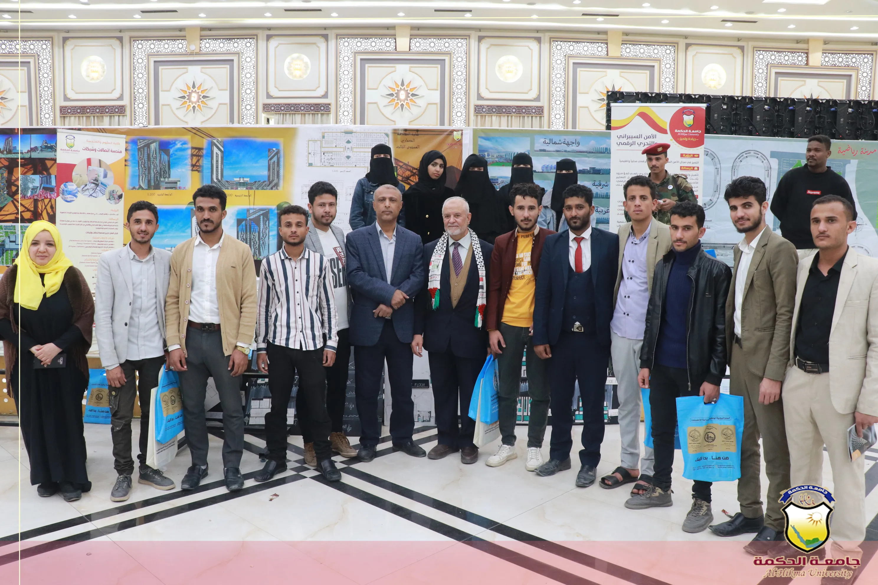 جامعة الحكمة تشارك في معرض صنعاء الأول للتمليك والتطوير العقاري بمشاريع هندسية معمارية ومدنية إبتكارية