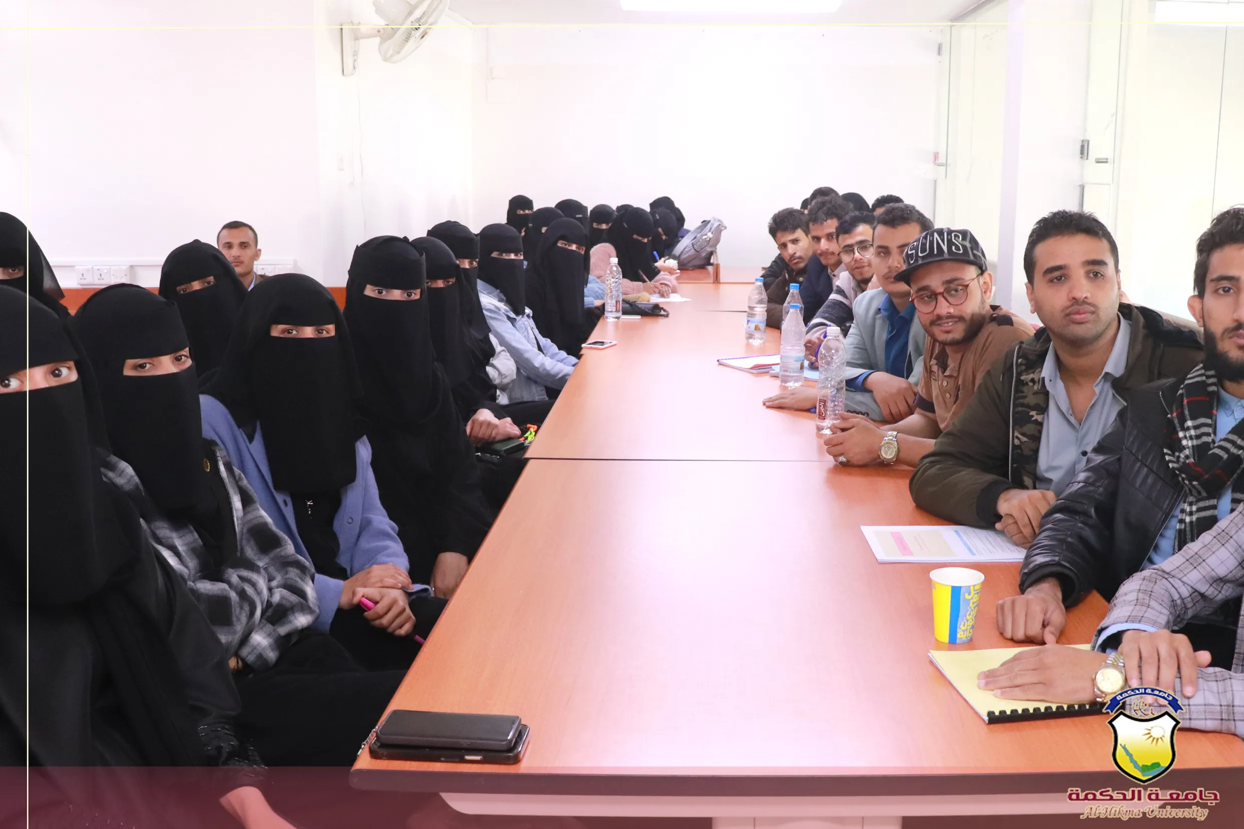 جامعة الحكمة تقيم ندوة توعوية حول أمراض فيروس الكبد وفيروس العوز المناعي البشري (HIV)