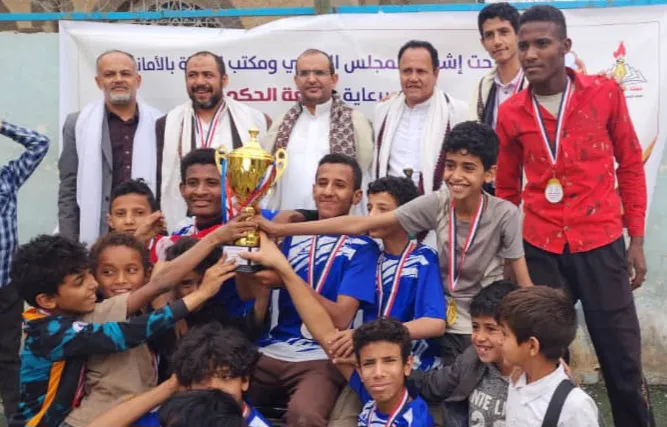 جامعة الحكمة تكرّم الفرق الفائزة في بطولة الدوري الرياضي الرمضاني الخاص بطلاب مدارس منطقة الثورة التعليمية
