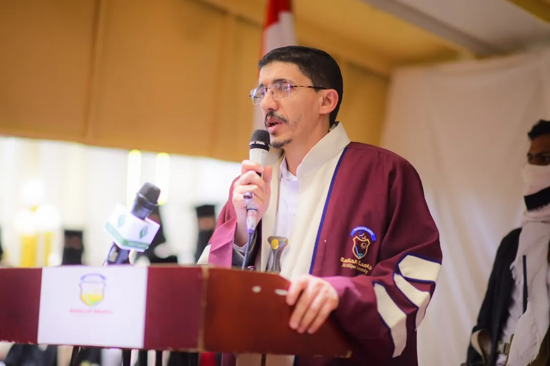 جامعة الحكمة بصنعاء تدشن مشروع احتفالات التخرج لجميع كلياتها بحفل خطابي لخريجي كلية العلوم الإدارية و الإنسانية