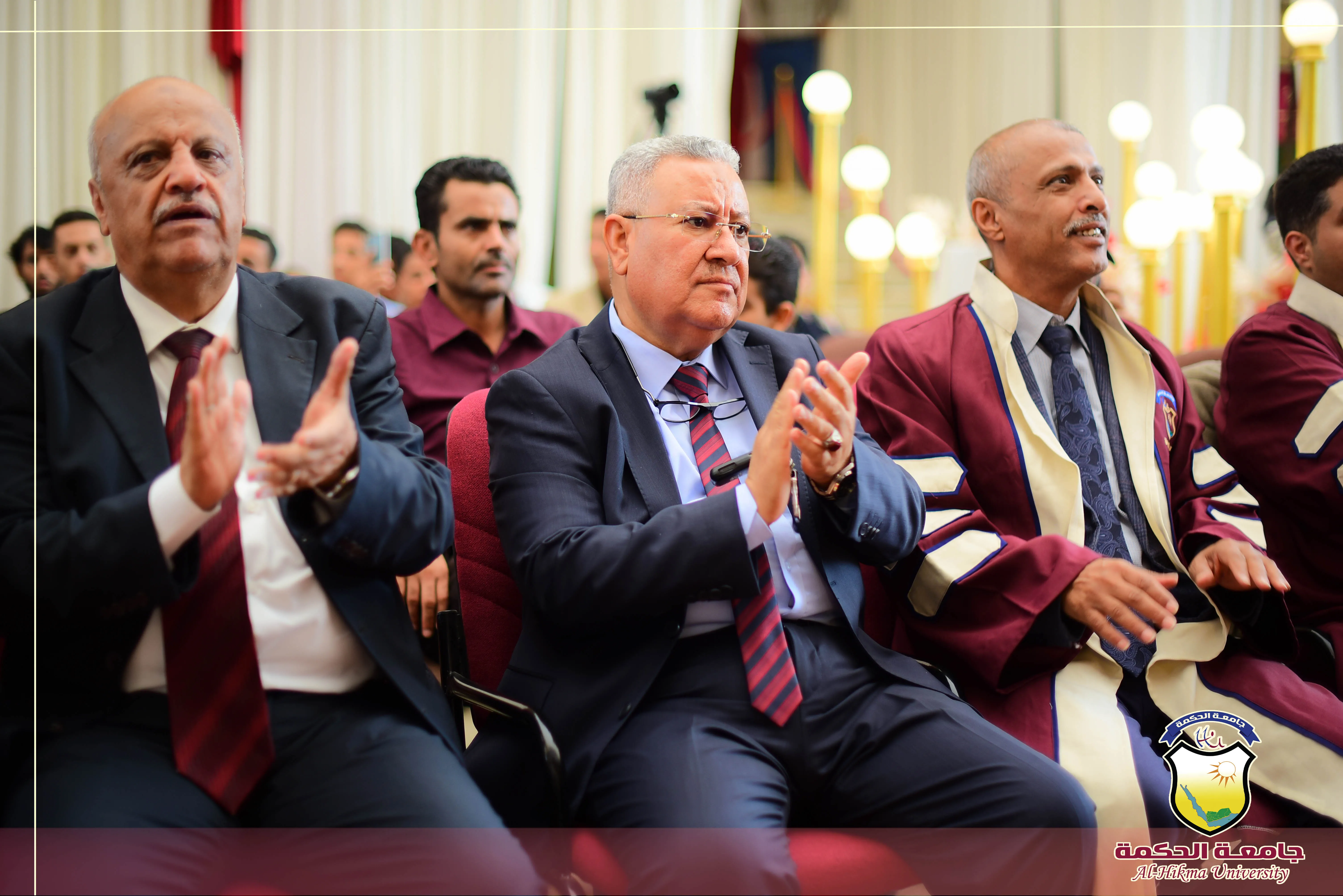 جامعة الحكمة تحتفي بتخريج 53 طالباً وطالبة من كلية العلوم الطبية