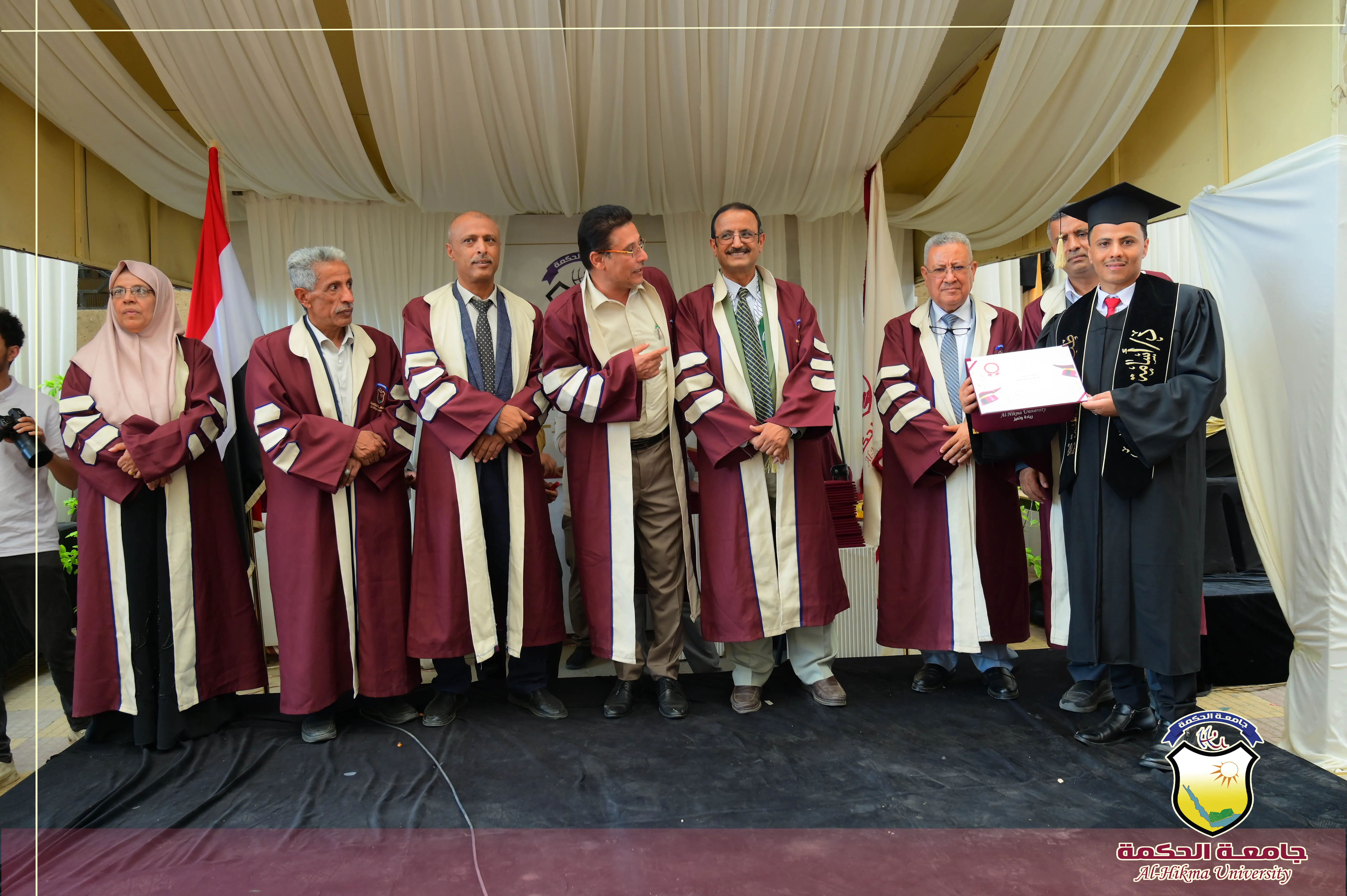 جامعة الحكمة تحتفل بتخريج 64  طبيباً وطبيبة من خريجي برنامج الطب والجراحة العامة